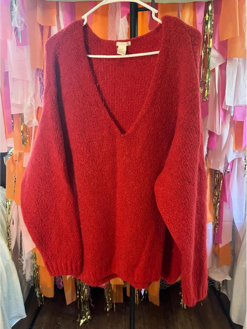 154. H&M RED SWEATER